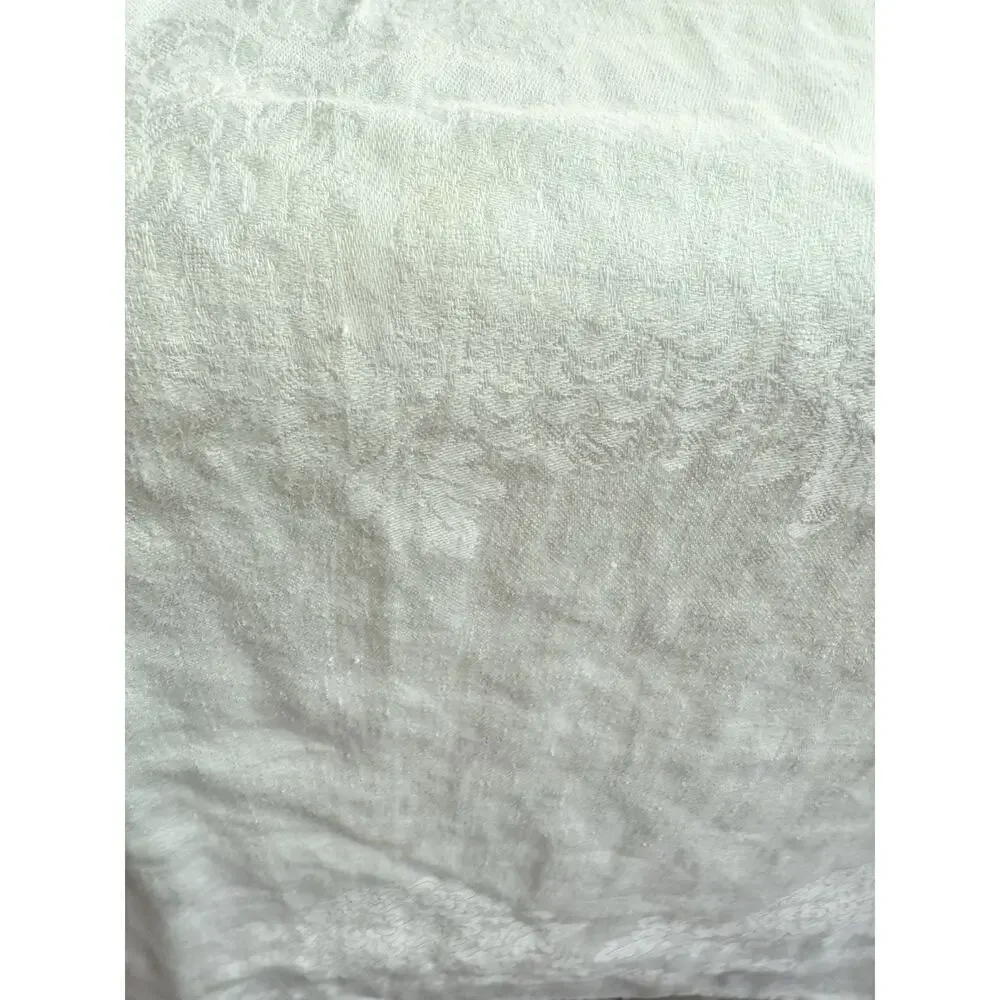 Vtg. WHITE DAMASK Chrysanthemum Flower LINEN TABLECLOTH 67 X 84” Bridal Wedding